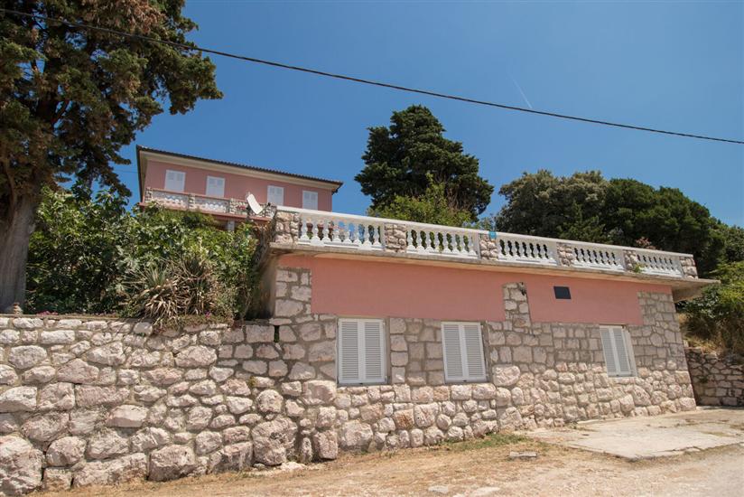 Apartments Josip by the sea