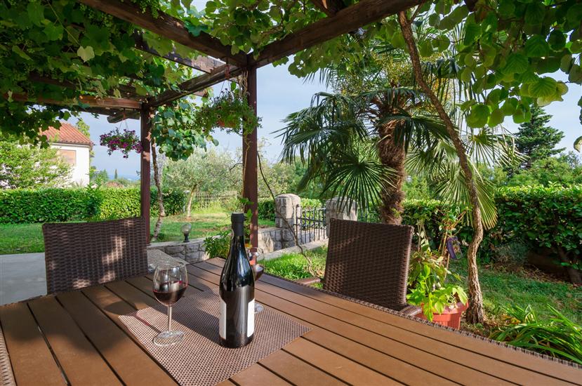 Apartment A1, for 5 persons