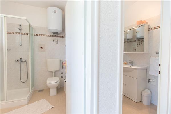 Apartment A1, for 5 persons