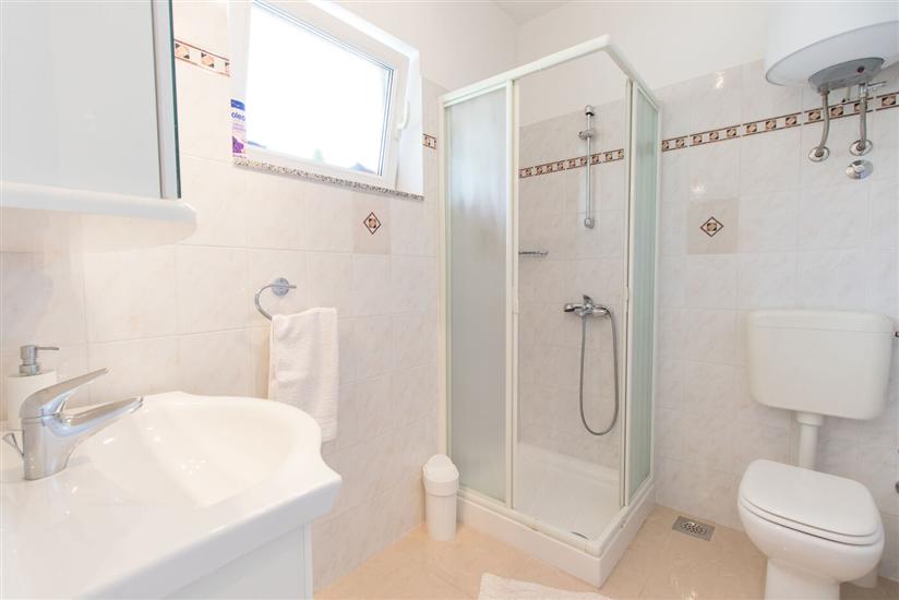 Apartment A1, for 5 persons