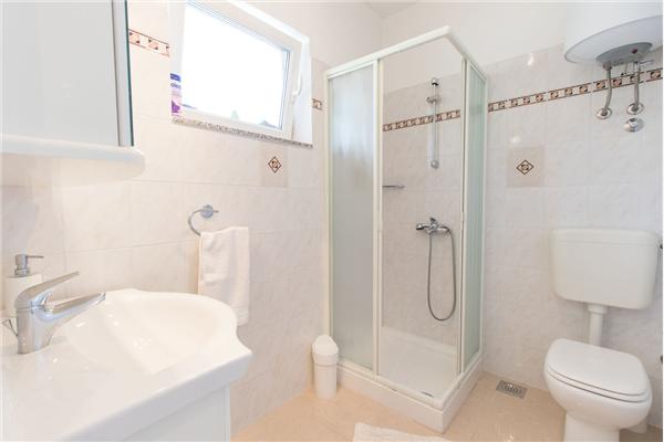 Apartment A1, for 5 persons