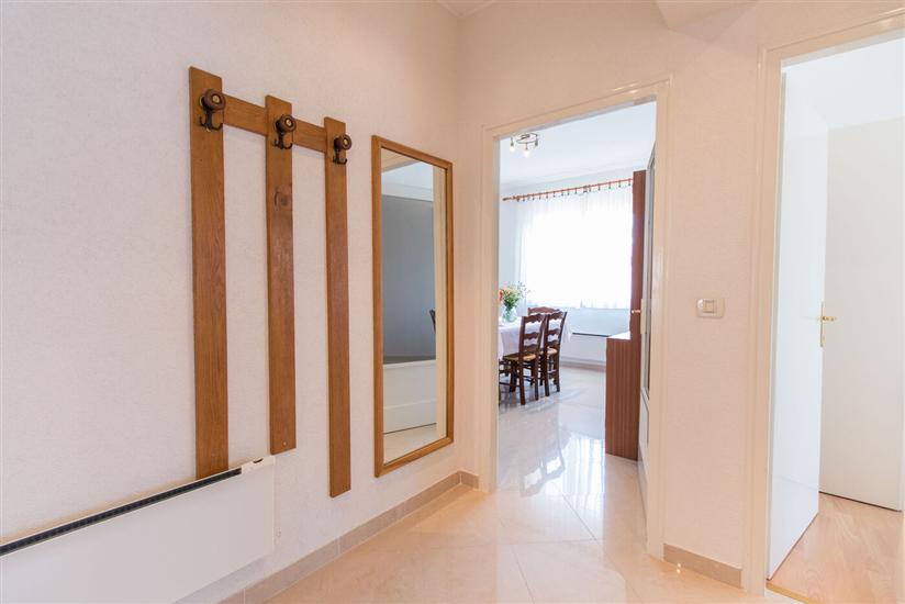 Apartment A1, for 5 persons