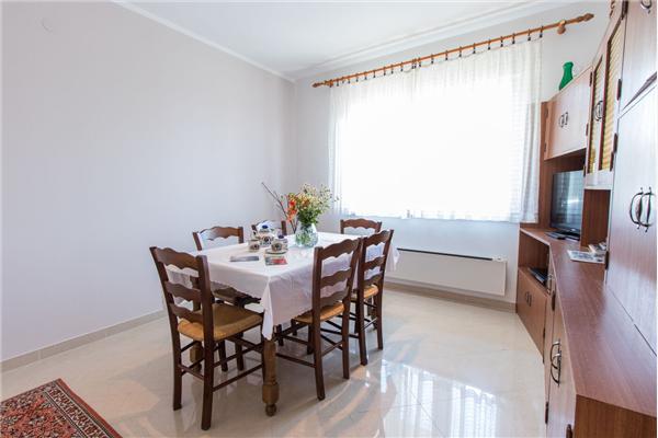 Apartment A1, for 5 persons