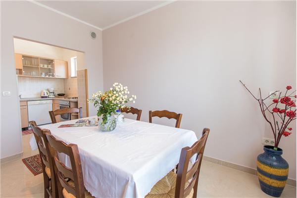 Apartment A1, for 5 persons