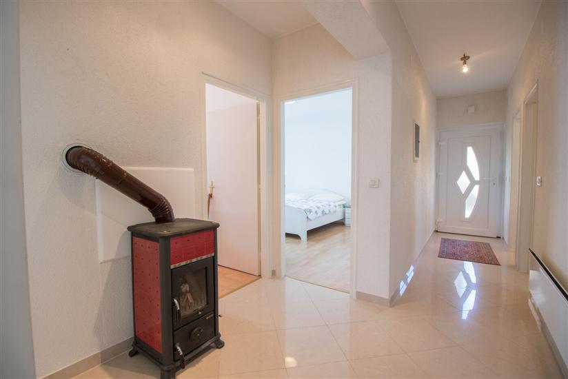 Apartment A1, for 5 persons