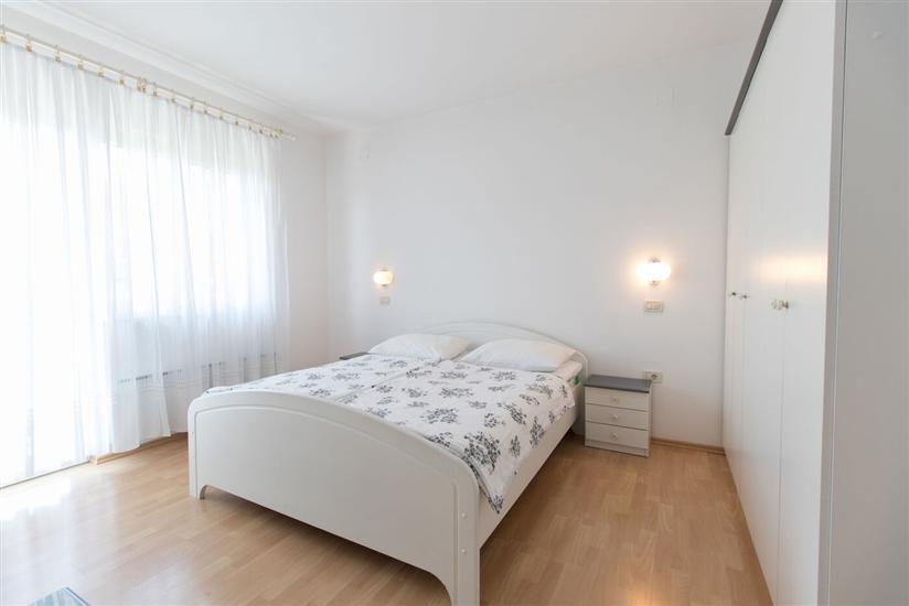 Apartment A1, for 5 persons