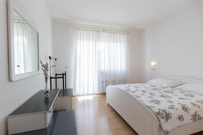 Apartment A1, for 5 persons