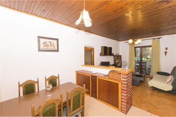 Apartment A1, for 5 persons