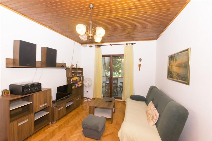 Apartment A1, for 5 persons