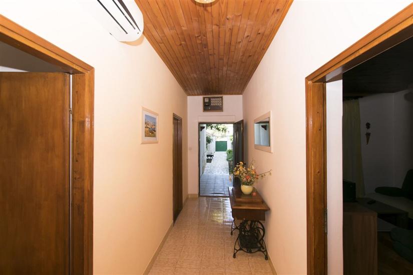 Apartment A1, for 5 persons