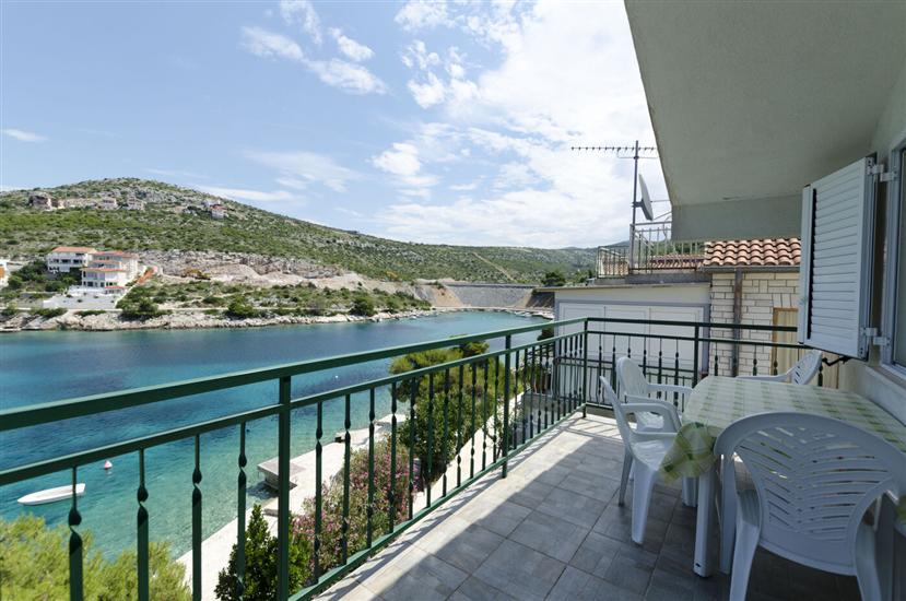 Apartment A4, for 4 persons