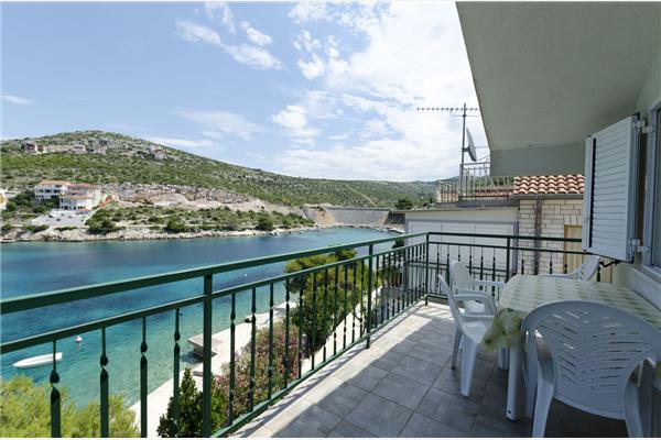 Apartment A4, for 4 persons