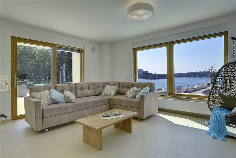 House K1, for 10 persons