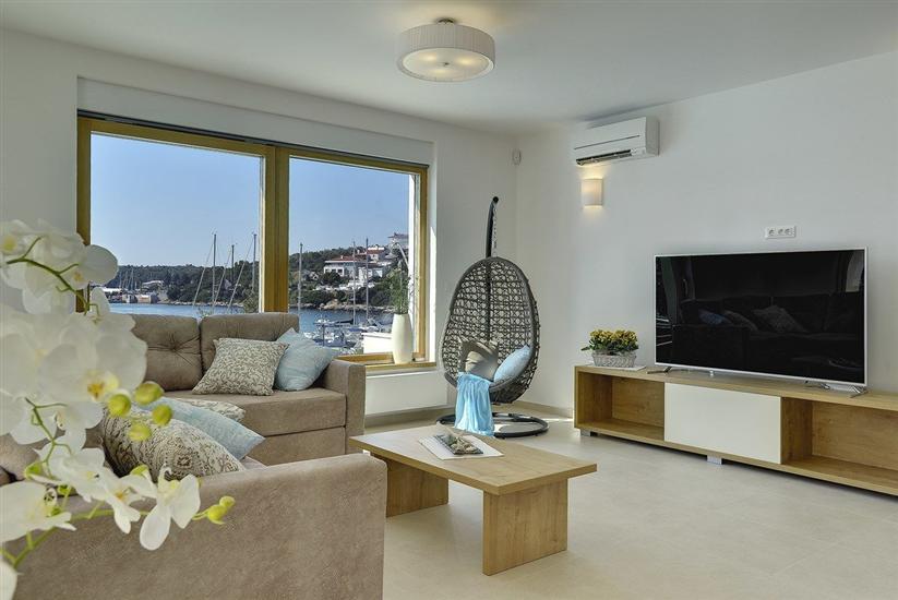 House K1, for 10 persons