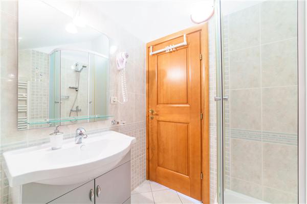 House K1, for 10 persons