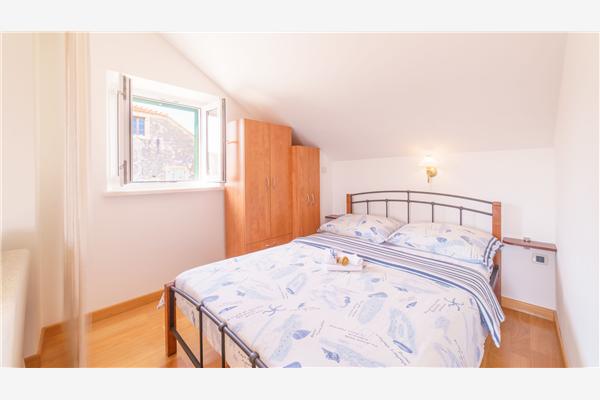 House K1, for 10 persons