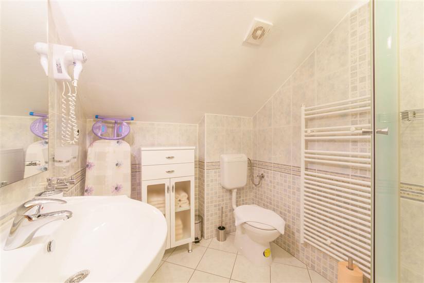 House K1, for 10 persons