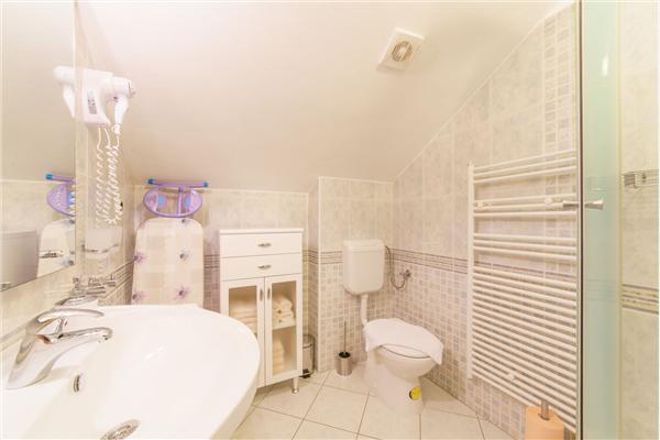 House K1, for 10 persons