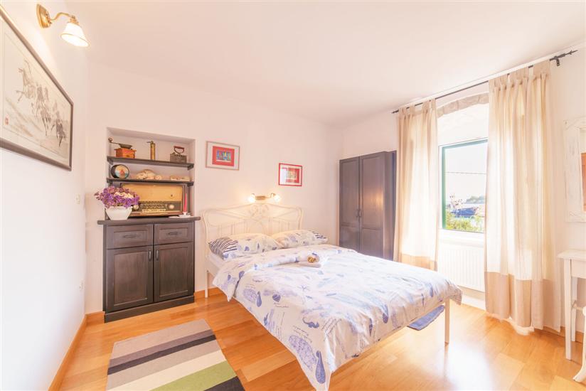 House K1, for 10 persons