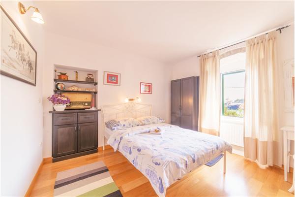 House K1, for 10 persons