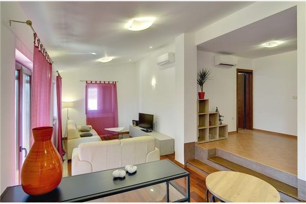 House K1, for 14 persons