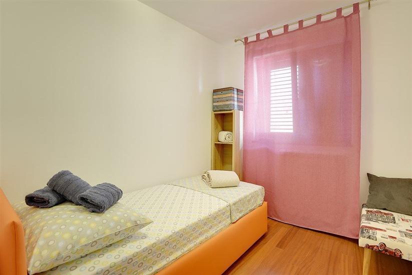 House K1, for 14 persons