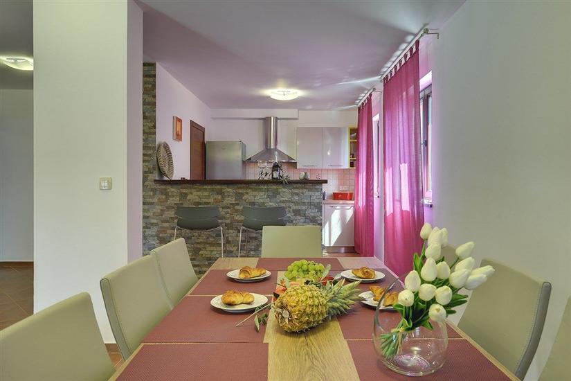 House K1, for 14 persons