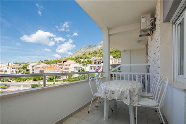 Apartment A1, for 5 persons