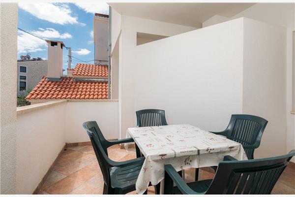 Apartment A1, for 5 persons