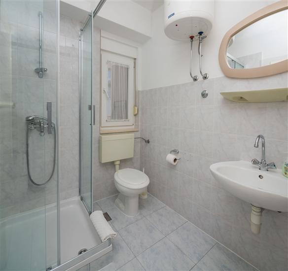 Apartment A1, for 5 persons