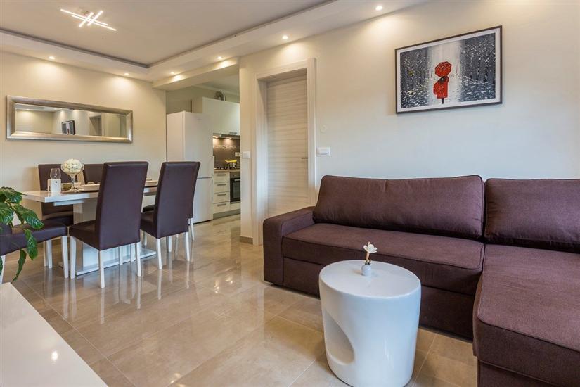 House K1, for 10 persons