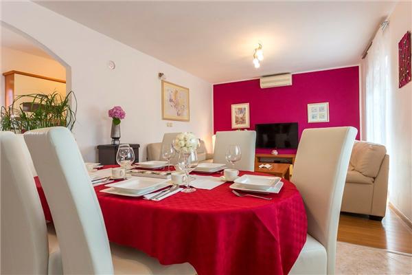 House K1, for 10 persons