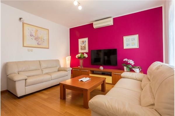 House K1, for 10 persons