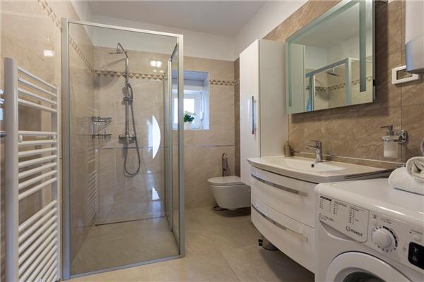 House K1, for 10 persons