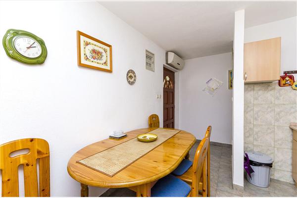 Apartment A4, for 4 persons