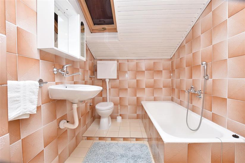 Apartment A4, for 8 persons