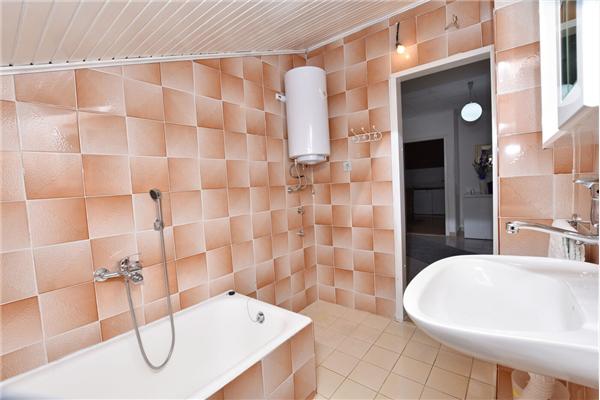 Apartment A4, for 8 persons