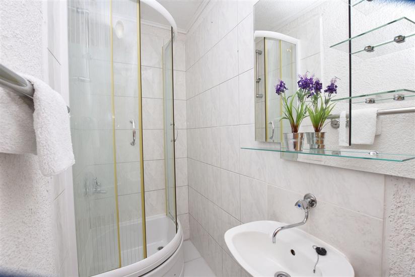 Apartment A4, for 8 persons