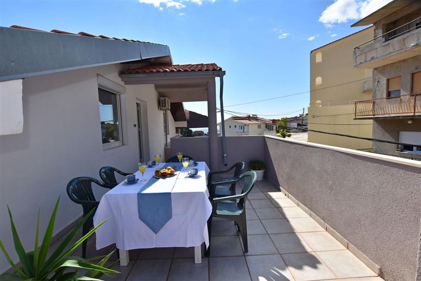 Apartment A4, for 8 persons