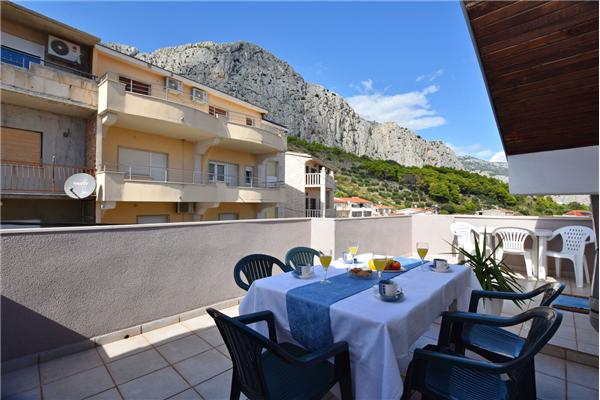 Apartment A4, for 8 persons