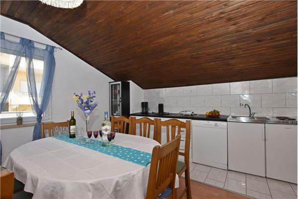 Apartment A4, for 8 persons