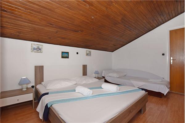 Apartment A4, for 8 persons