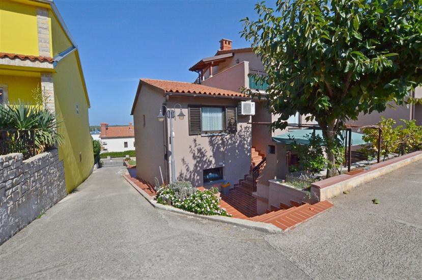 Apartments and Rooms Viktorija