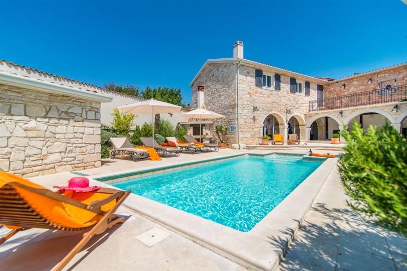 House K1, for 8 persons