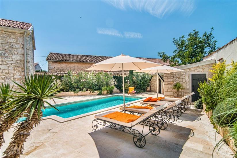 House K1, for 8 persons