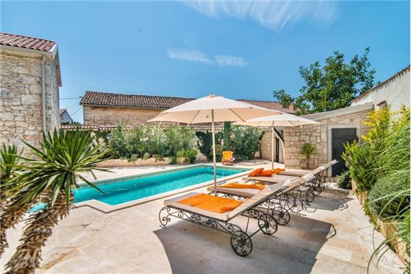 House K1, for 8 persons