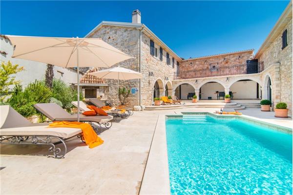 House K1, for 8 persons