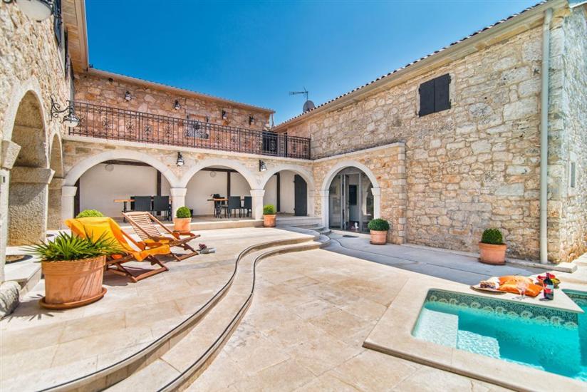 House K1, for 8 persons