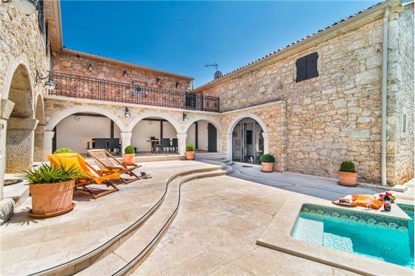 House K1, for 8 persons