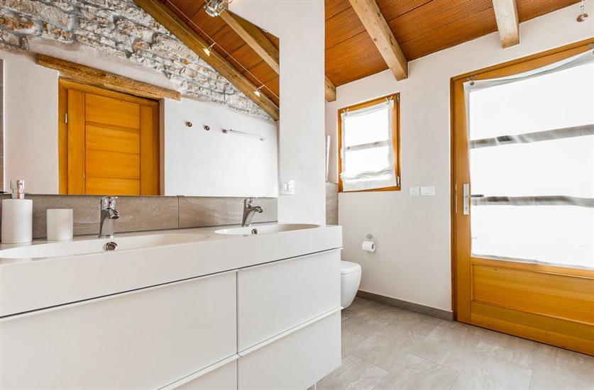 House K1, for 11 persons